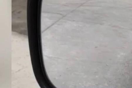 倒车入库一只眼睛看点行不行