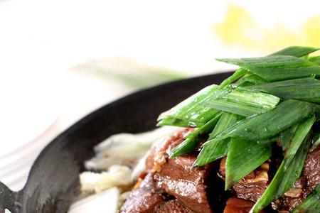 炖羊肉用铝锅还是铁锅