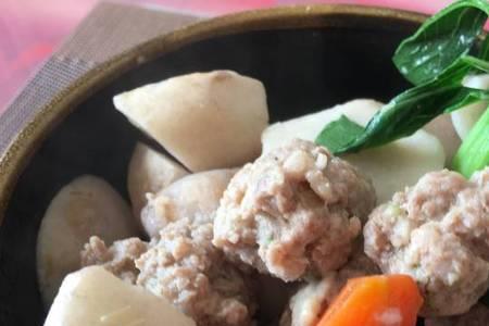 白萝卜芋头炖肉的做法