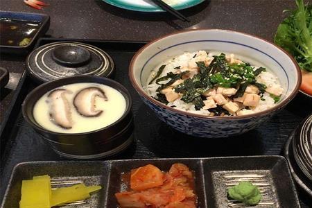 日本人一餐吃多少米饭