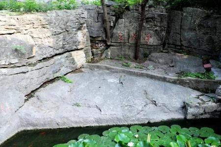泰山顶上青云洞传说