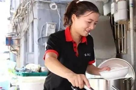 夫妻店一年挣多少合适