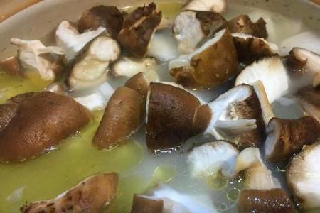 香菇可以长时间炖煮吗