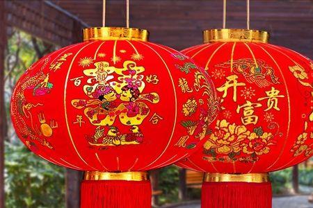 大门朝西灯笼怎么挂
