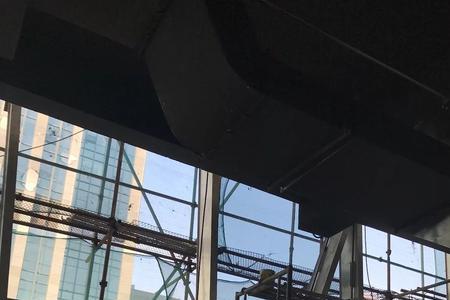 幕墙铝板上的防雷带怎么装