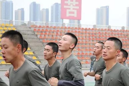 当兵什么时候剃头