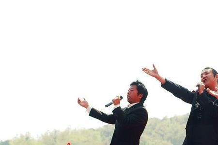 山鹰组合是彝人制造的前身吧