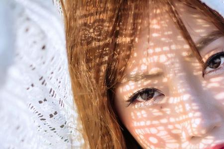 女人在网络上很活跃怎么评价