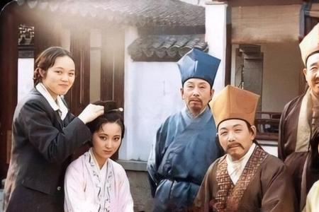 85版红楼梦导演