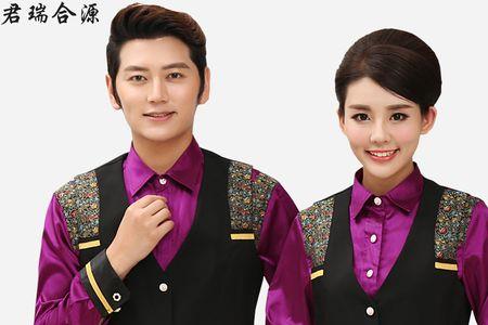 酒吧服务员交服装费正常吗