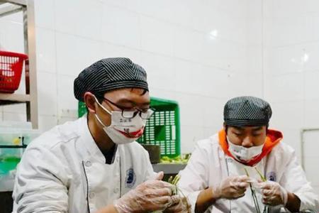 食堂厨师不听话怎么管理