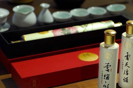 国馆卷轴酒有收藏价值吗