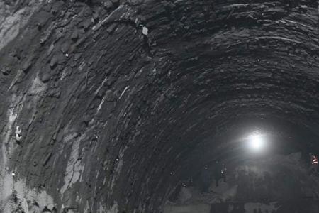 去隧道工地干活戴眼镜方便吗