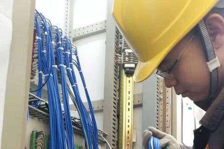 电缆如何跟随设备运行