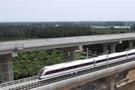 北京的第一趟地铁为什么空运