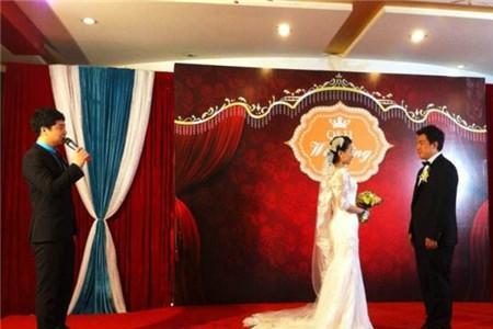 儿子婚礼司仪年龄50多岁可以不
