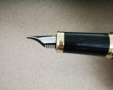 钢笔尖分叉不出水