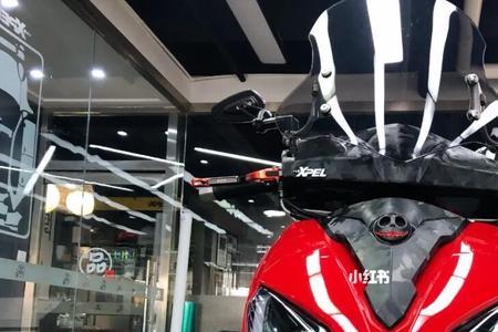 新款铃木uy125红色卡钳是什么版本