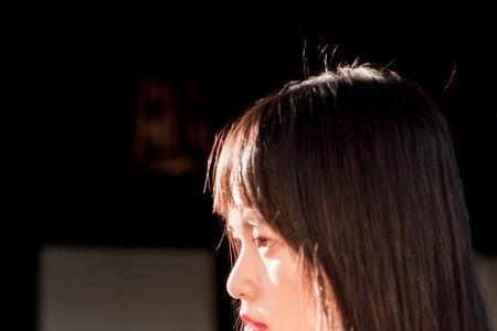 嫣然回眸的意思