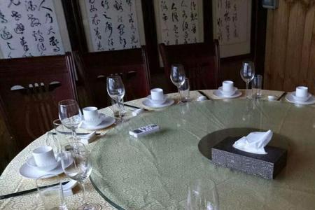中餐在转桌时应该按照什么顺序