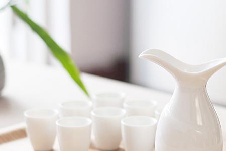 分酒器应该放在什么位置