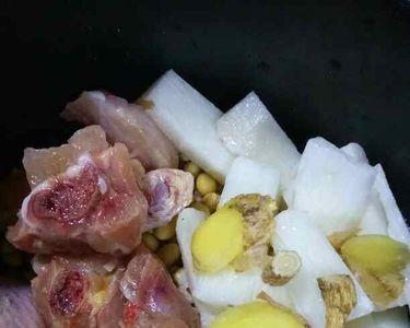 炖鸡肉的时候可以放猪皮吗