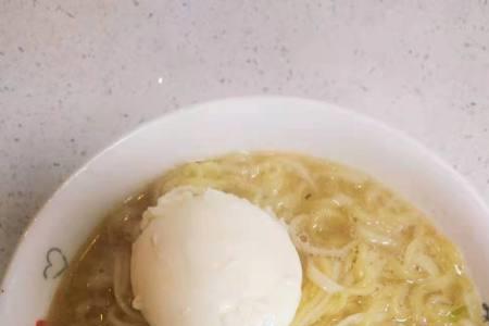 方便面里有食用酒精吗