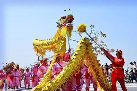 舞龙灯时龙为什么要跟着龙珠