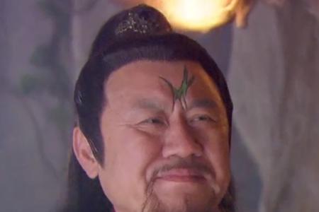 乾坤洞主为啥对白雪那么好