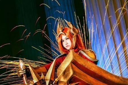 太阳之光蕾娜是英雄联盟哪个