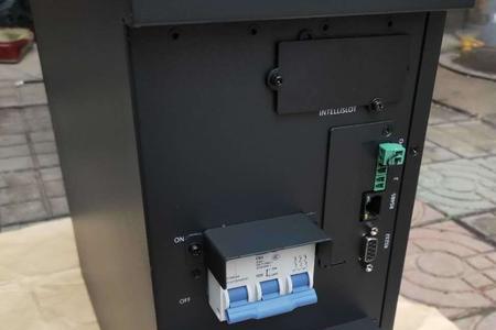 ups电源绿灯和黄灯交替闪怎么回事