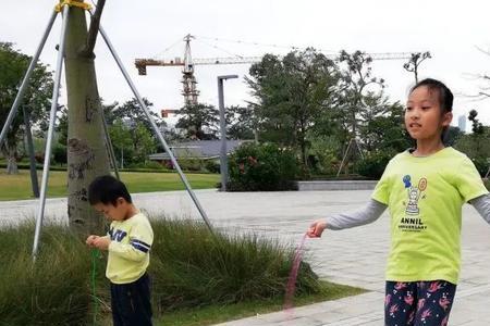30秒跳绳怎么才能跳120个