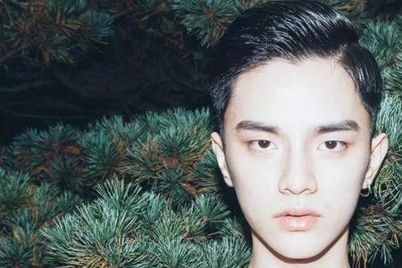 男人头发向左还是向右梳