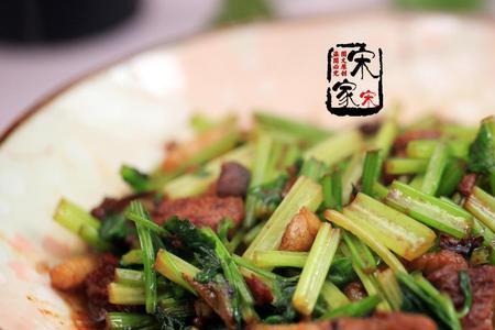 山芹菜包什么肉好吃