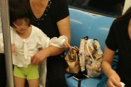 9岁女孩裤子总有尿味怎么办
