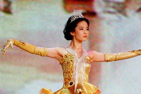 2002年金鹰女神是谁