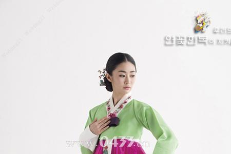 鲜族人的长相特点