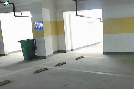 地下停车场限高一米八实际高度