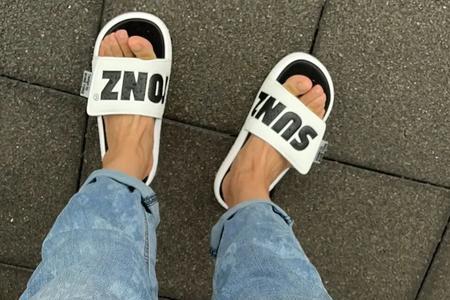 为什么穿拖鞋老是湿的