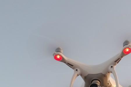 千寻x1无人机和精灵4哪个好