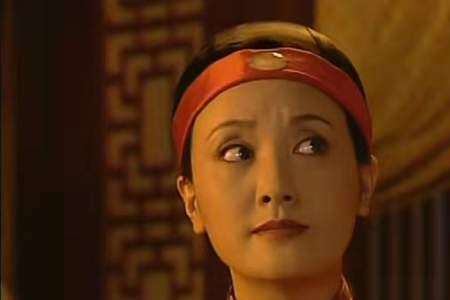 康熙微服私访记宜妃亲戚分霞帔