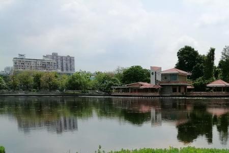 东山湖公园有停车场吗