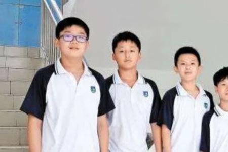 男生身高181腿长104公分算小短腿吗