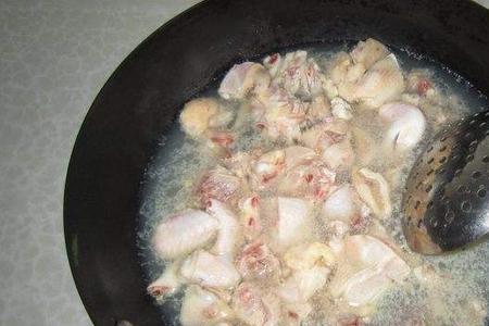 鸡肉焯水需要盖上锅盖吗