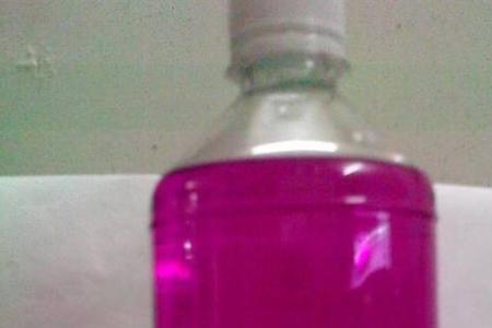 高锰酸钾给鱼消毒颜色