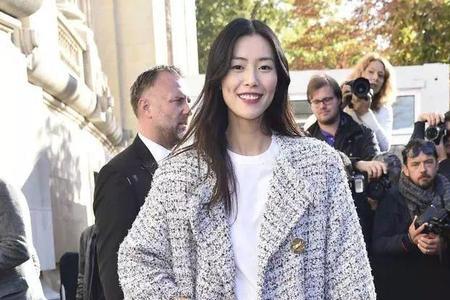 纹完身可以穿衣服吗