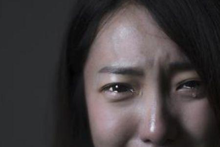 一个女孩为什么老是哭