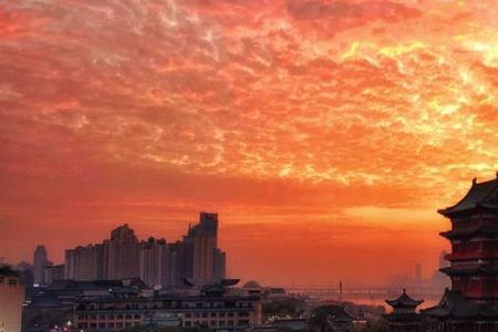 滕王阁东门和北门哪个是正门