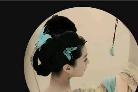 菩萨蛮和清平乐分别表达了什么