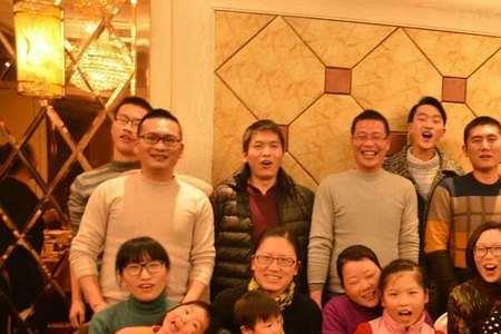 堂前尽孝膝下承欢的意思